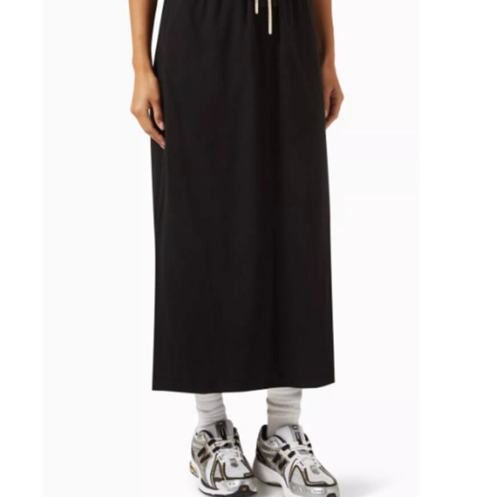 Fear of God Essentials
Women's Jet Black Skirt